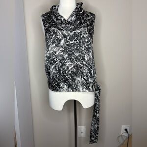 Banana Republic Monochrome Abstract Top